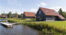 Watervilla . waterwoning de zomertaling met sauna in RCN De Potten